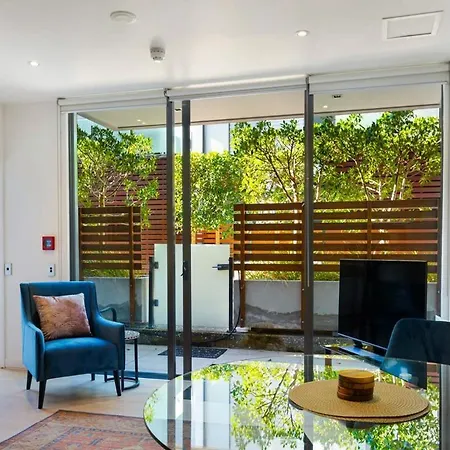 Charming One-Bedroom Apartment In Wynyard Quarter